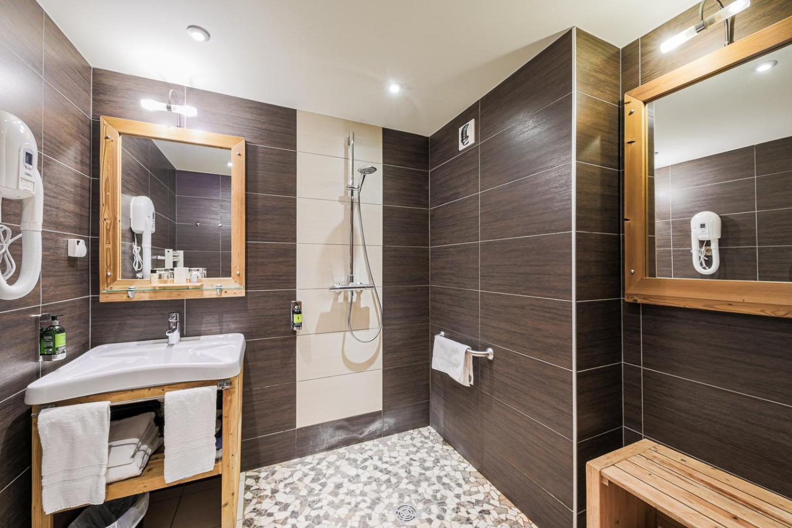 Hotel Et Spa Les Clarines Corrençon-en-Vercors Εξωτερικό φωτογραφία
