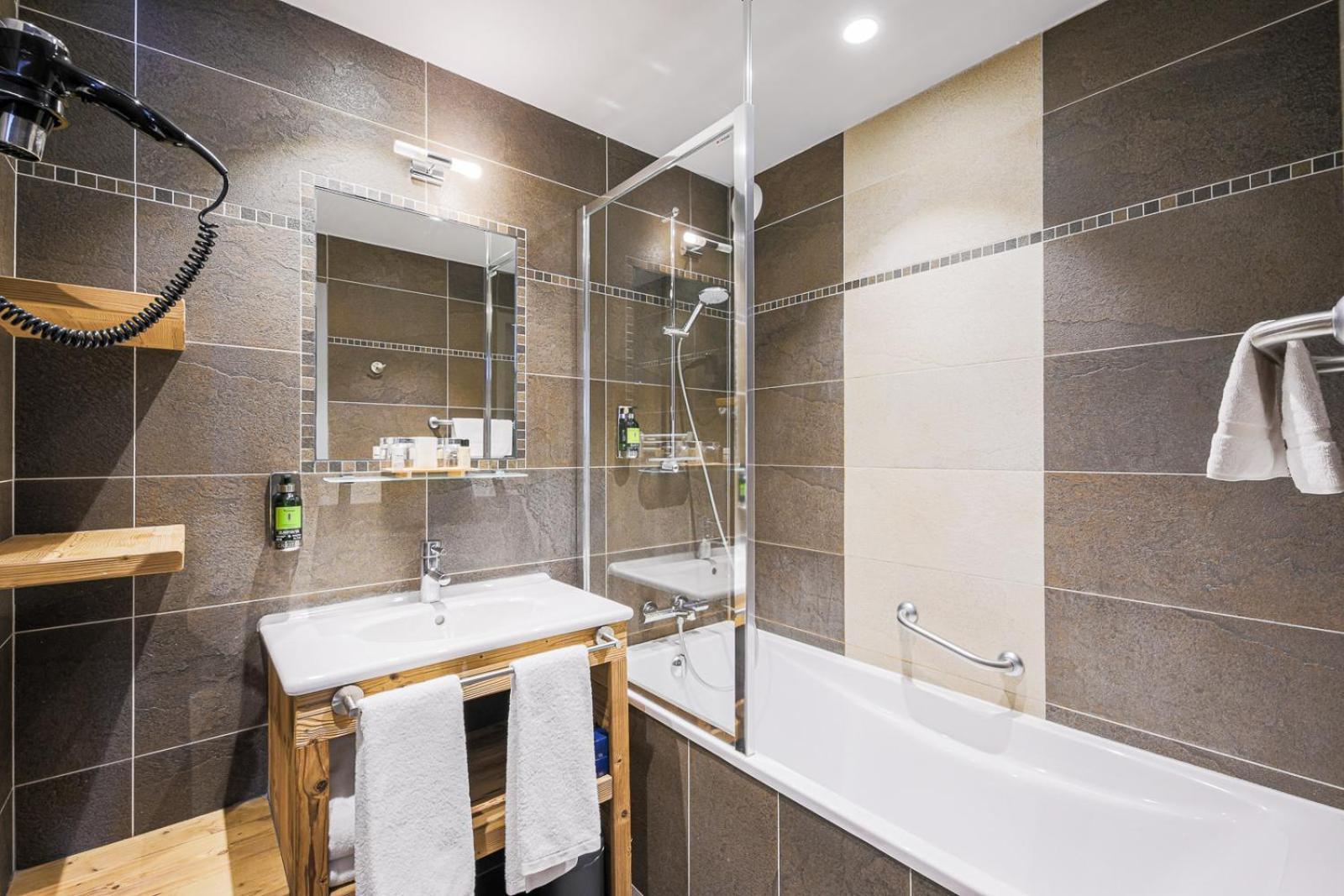 Hotel Et Spa Les Clarines Corrençon-en-Vercors Εξωτερικό φωτογραφία